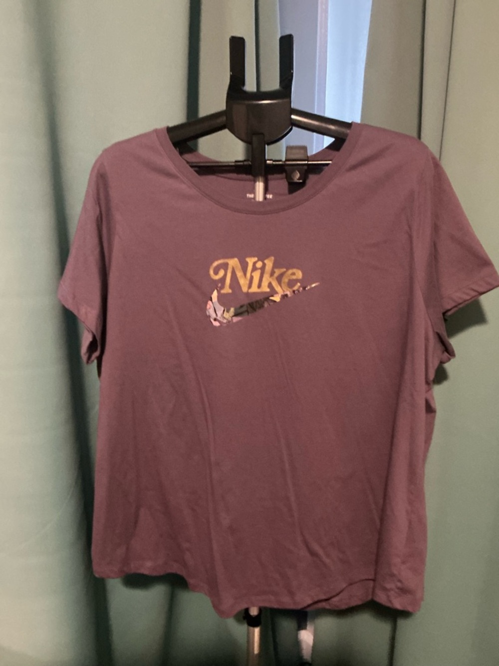 NWTNike Purple Short Sleeve Tee with Floral Swoosh Women’s plus size 2X